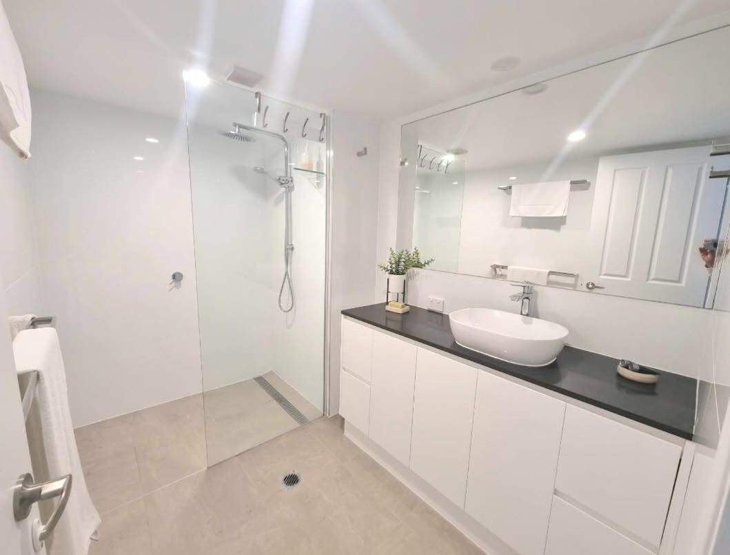 On The River Apartments Maroochydore Ngoại thất bức ảnh